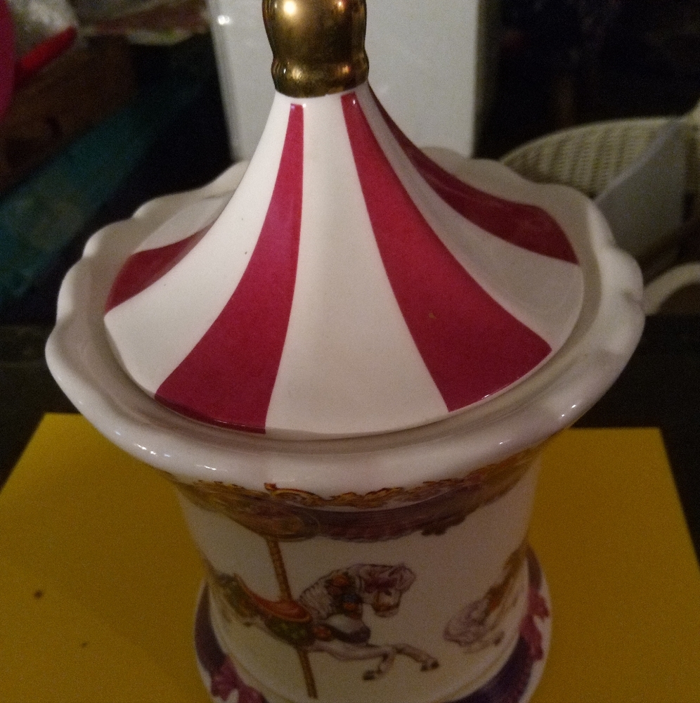 Carousal music box candy jar
